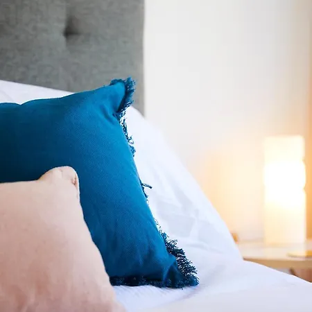 The Stoop, Stunning Sea Views! Apartmán *
