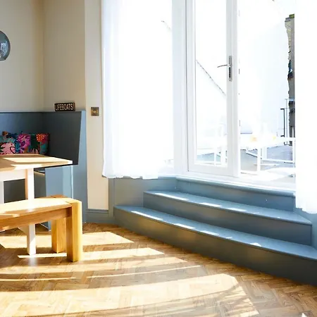 The Stoop, Stunning Sea Views! Apartman