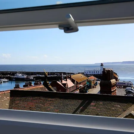 The Stoop, Stunning Sea Views! Apartman *